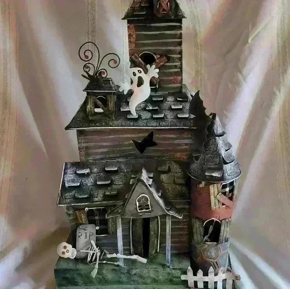 Large Haunted Mansion Candle Holder - Picture 3 of 10